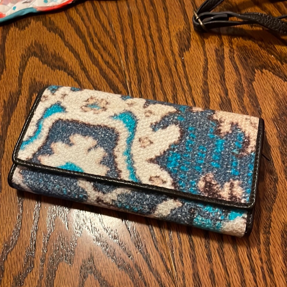 Wallet. Myra